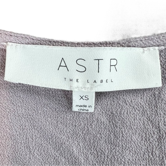 ASTR the Label Women's Embroidered Bell Sleeve Top In Dusty Lavender Size XS - Picture 5 of 8